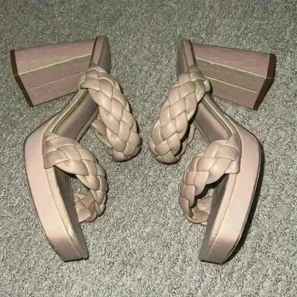 Cushionaire tan braided chunky heel - Picture 2 of 4